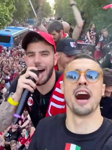 其中一次是 其中一次是