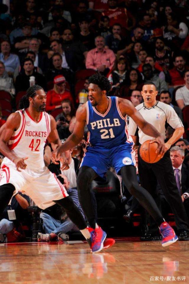 足球比赛中 足球比赛中