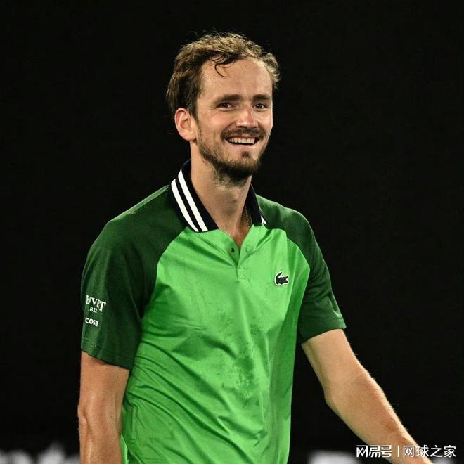 决定对其职 决定对其职